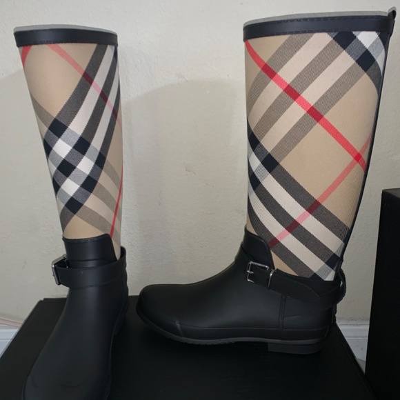 Burberry Rain Boots - Picture 4 of 4